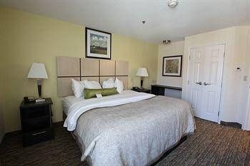 Candlewood Suites Columbia East0