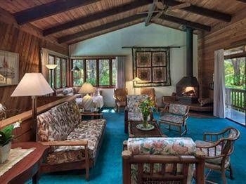 Apapane Lodge0