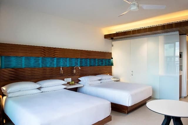 SUITE CAPACITY 1