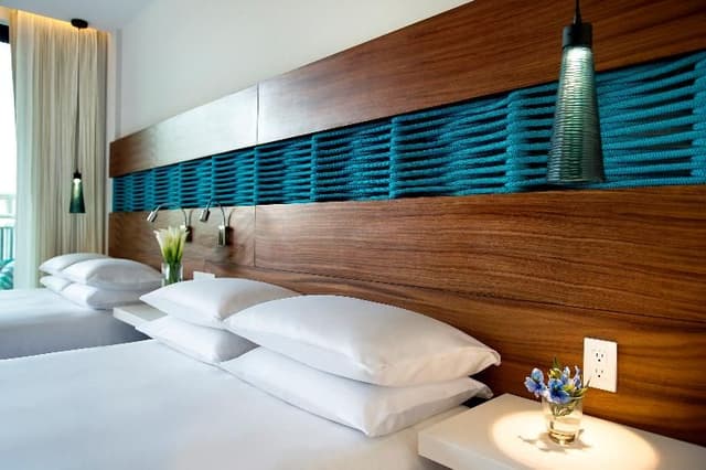 SUITE CAPACITY 1