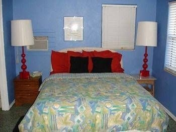 Knolls Court Motel2