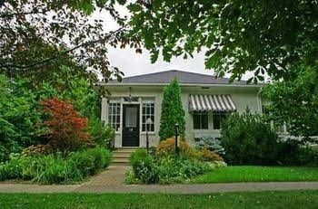 Paris House Bed and Breakfast Circa 18990