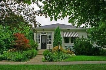Paris House Bed and Breakfast Circa 1899 Paris House Bed and Breakfast Circa 1899