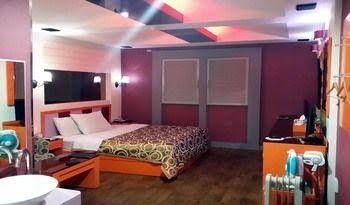 SKY Hotel2