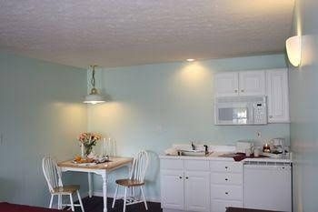 Blakeslee Inn and Restaurant1