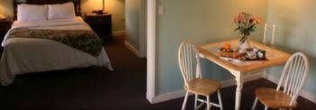 Blakeslee Inn and Restaurant0