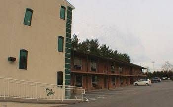 Turf Motel Turf Motel