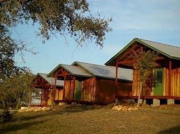 Antler Oaks Lodge4