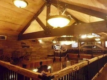 Antler Oaks Lodge0