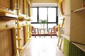 Simple Capsule Apartment1