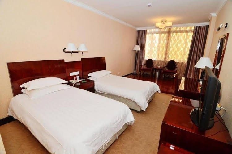 Huanhu Hotel3