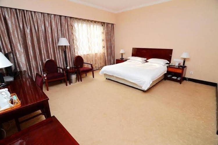 Huanhu Hotel0