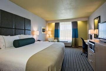 Holiday Inn Express & Suites New Cumberland2