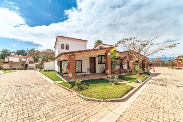 VILLA CAPACITY 4
