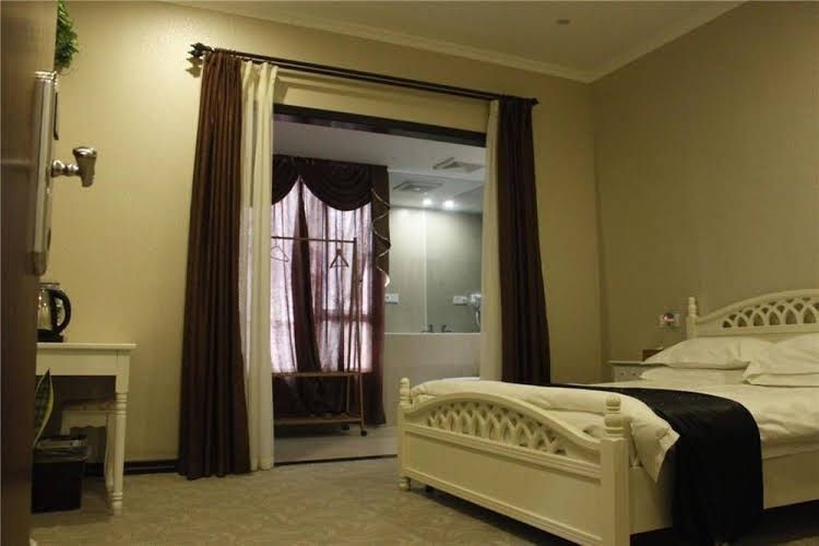 Shiquan Street No. 5 Theme Hotel1