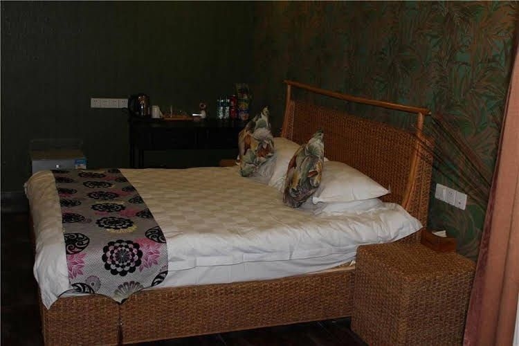 Shiquan Street No. 5 Theme Hotel4