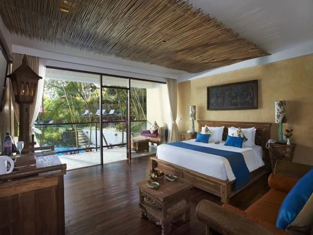 SUITE POOL VIEW
