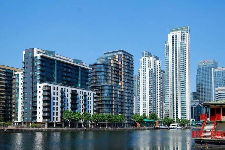 Oakwood Luxury Living Apartments0