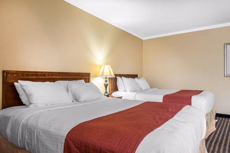 Rodeway Inn Golden Prairie2