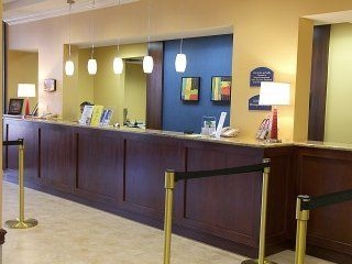 Holiday Inn Main Gate East0