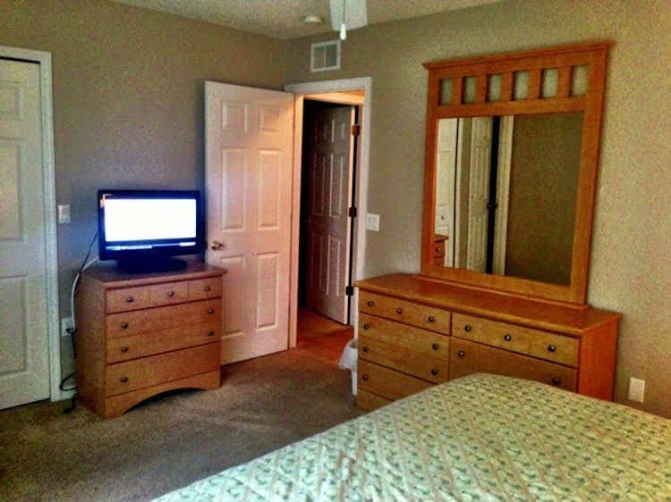 4 BR Townhome Sleeps 9 4 BR Townhome Sleeps 9