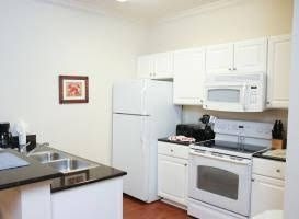 Lucaya Village 3 BR Townhome Community Pool - CND 39600