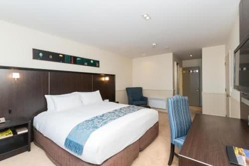 Superior Interconnecting Room