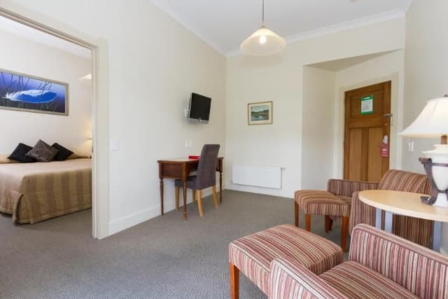 SUITE ONE BEDROOM