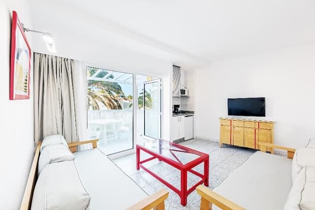 APARTMENT CAPACITY 3