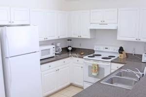 Cumbrian Lakes Resort - Lovely 4 BR Pool Home Gas Grill - FVV 405060