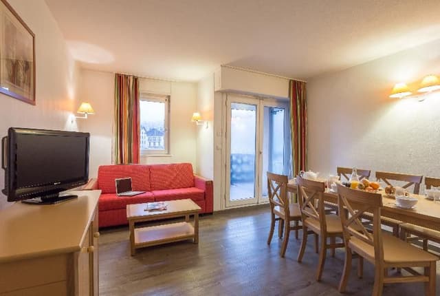 APARTMENT CAPACITY 8