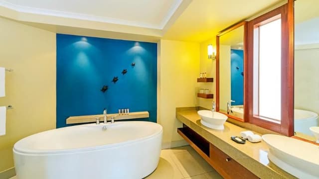 STUDIO OCEAN FRONT KING BED