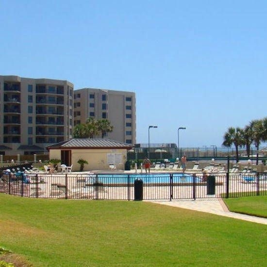 Islander - 2 BR Condo Partial Gulf Views on Holiday Isle! - RJV 480410