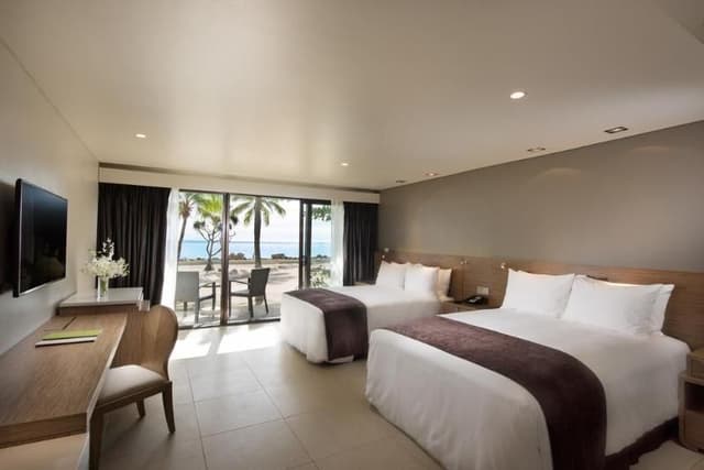 Double or Twin GUEST ROOM QUEEN BED