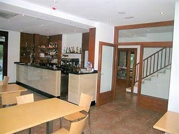 Hotel Cases4