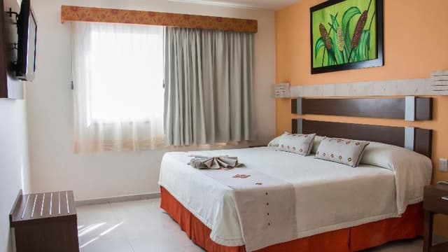 DOUBLE EXECUTIVE KING BED