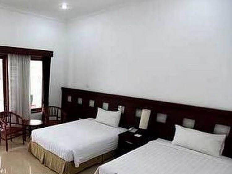 Grand City Inn2