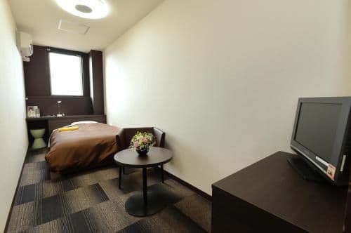 Small Double Room with Shared Bathroom -Non Smoking