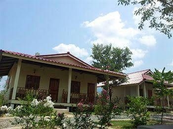 สไมล์ รีสอร์ท (Smile Resort)1