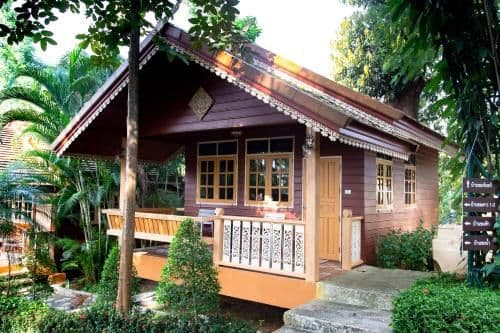 Deluxe Bungalow with Garden View