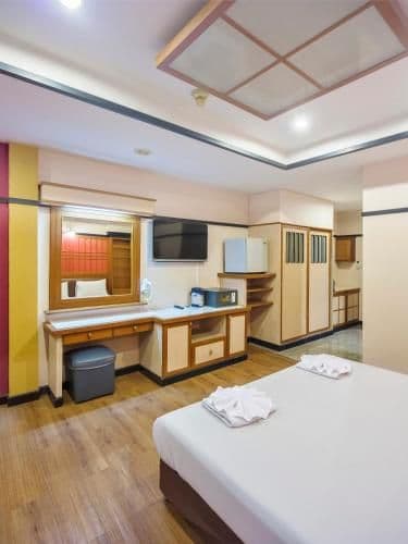 Deluxe Double or Twin Room
