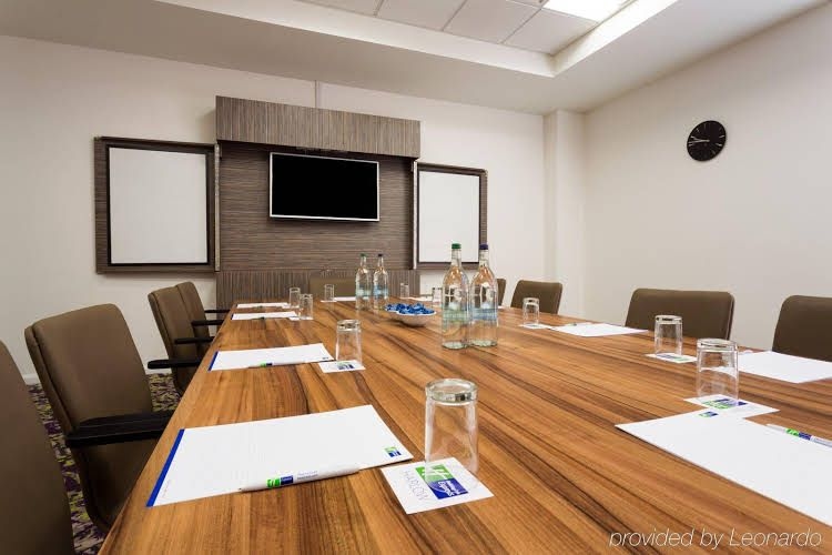 Holiday Inn Express Holiday Inn Express Harlow0