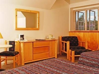 Canyon Lodge and Cabins3