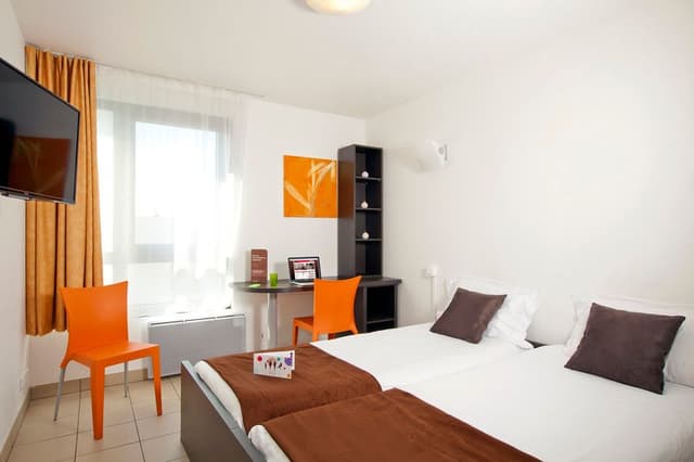 STUDIO TWO BEDS