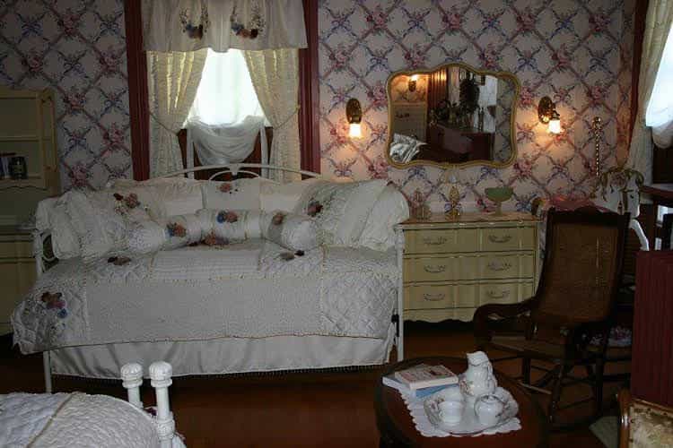 Silver High Manor Bed & Breakfast
