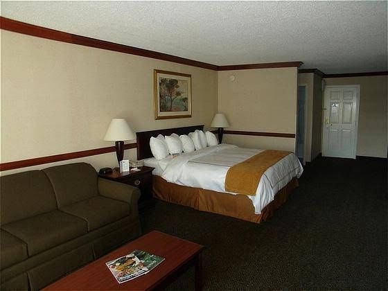 Holiday Inn Louisville-i-2641