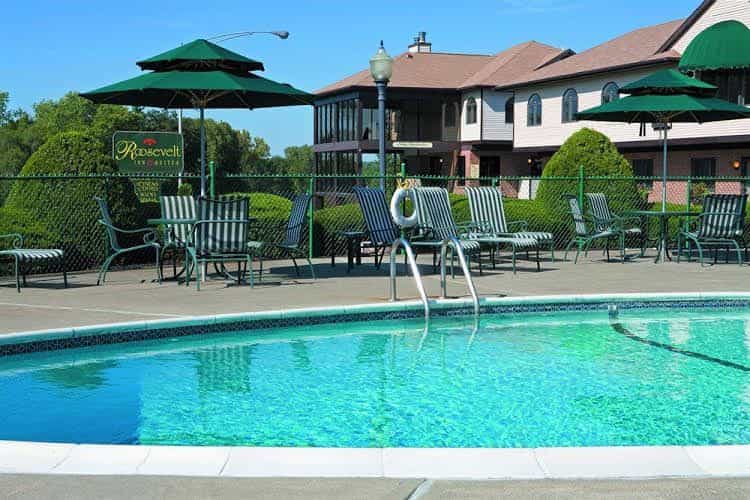 Roosevelt Inn And Suites