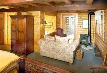 The Inn at Fawnskin0