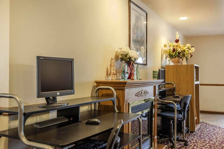 Rodeway Inn1