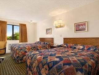 Super 8 by Wyndham Goodyear/Phoenix Area3